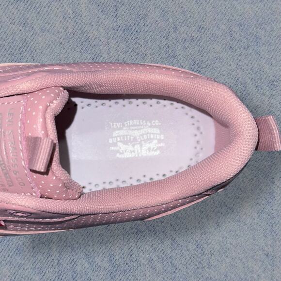 Levis Women Levi’s Women’s Pink Low-Top Sneakers - Size 8.5